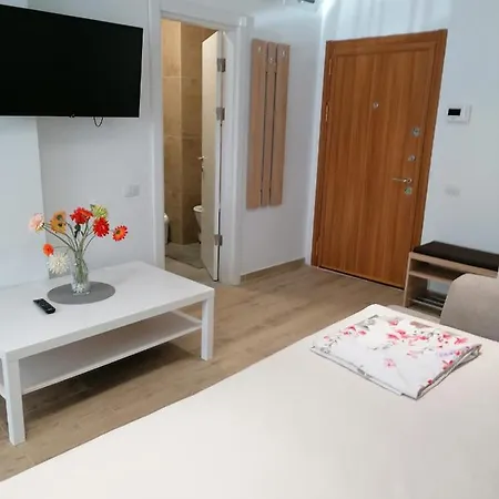 Apartment By The Mamaia